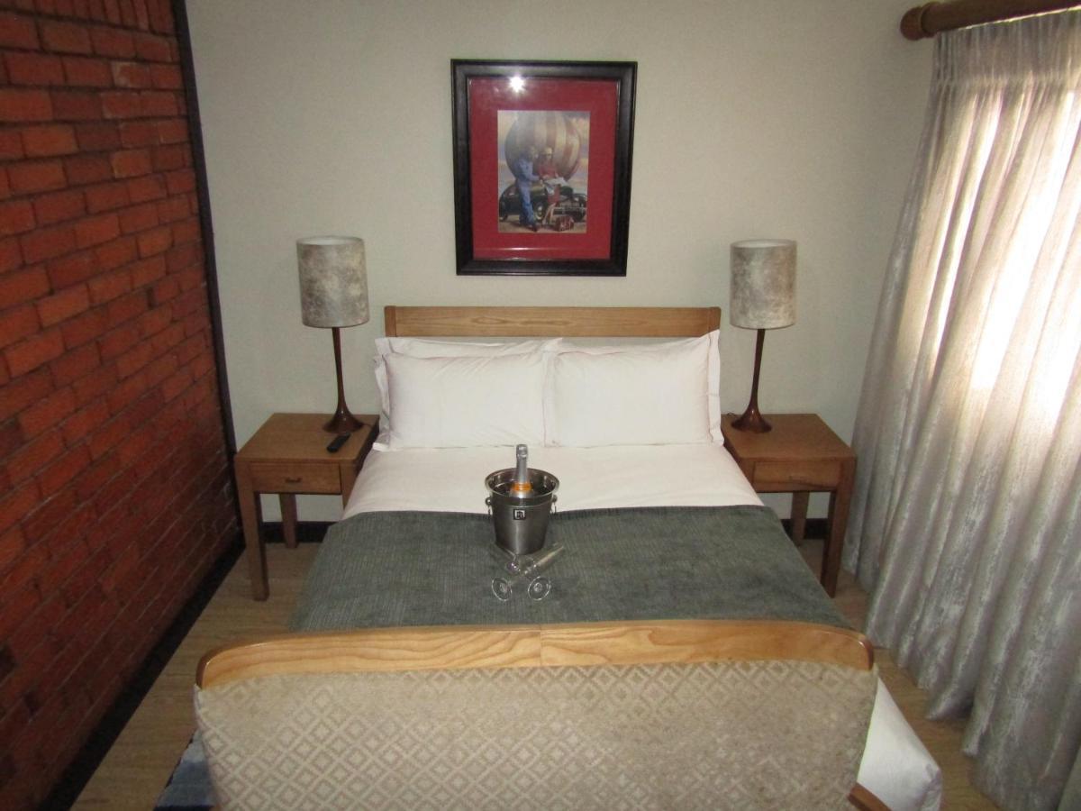 The Clan Lodge Mohlanapeng Kültér fotó